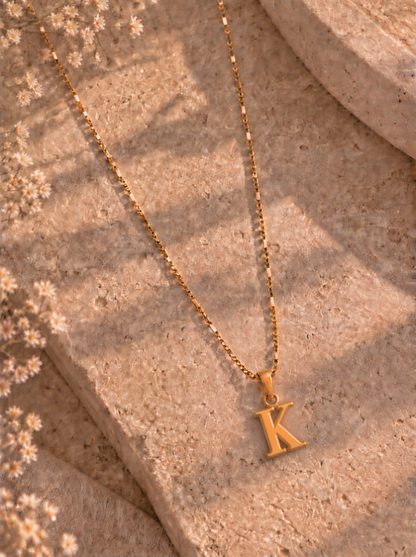Colgante con inicial K en oro